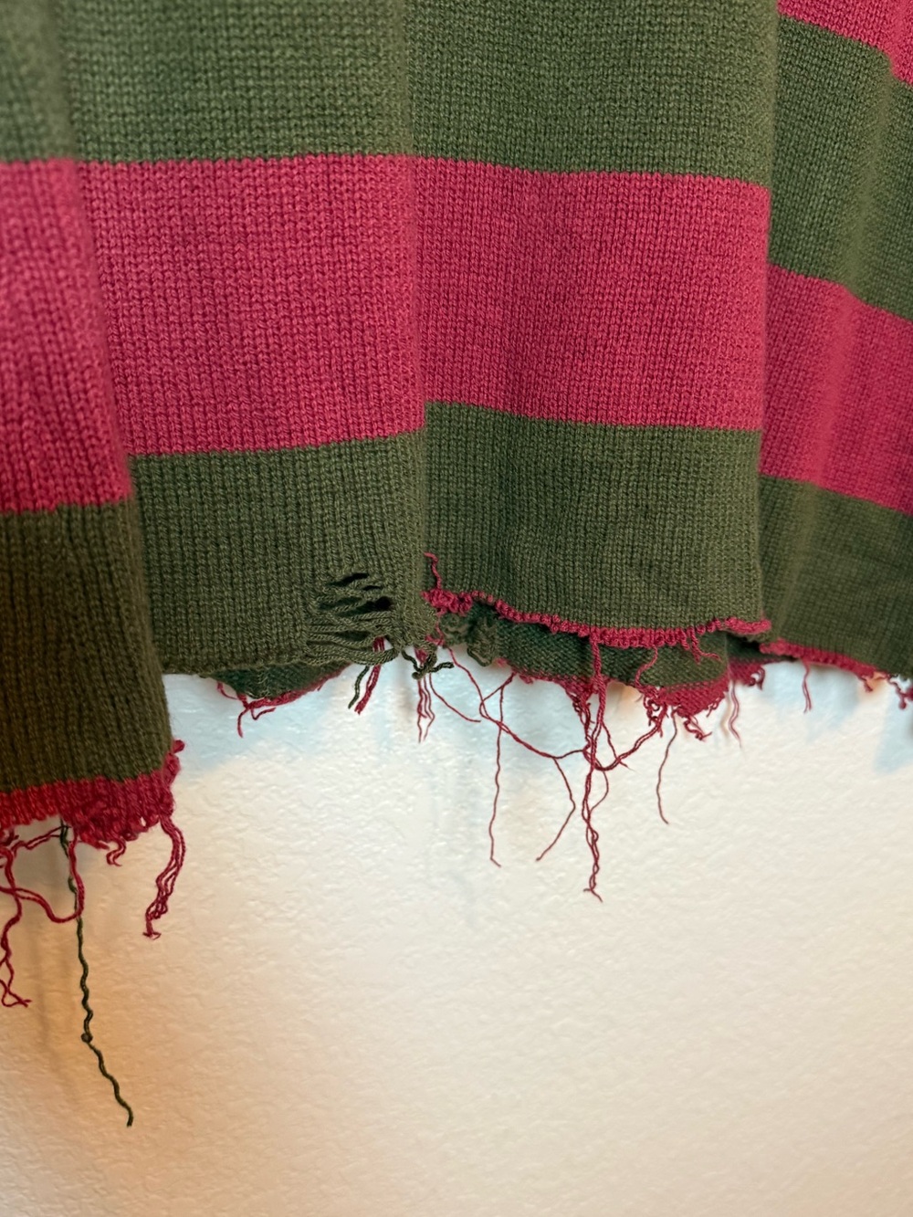 Freddy Kruger Nightmare on Elm Street Striped Sweater Unisex XL Red & Brown - Picture 6 of 11